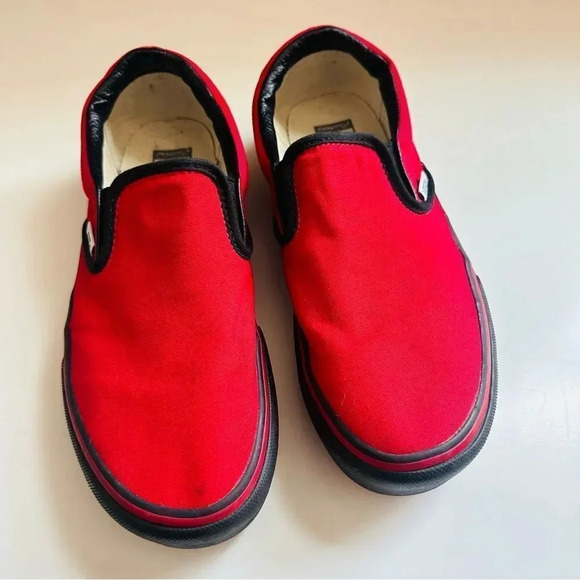 Vans Customized Slip Ons With Smokinhot Vapors
Written On The Back Of The Shoes - Picture 7 of 8